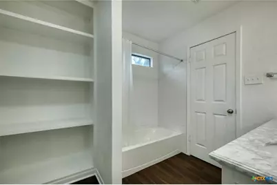 1529 N Colorado Street N, Lockhart, TX 78644 - Photo 9