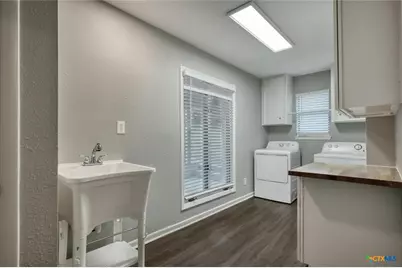 1529 N Colorado Street N, Lockhart, TX 78644 - Photo 13