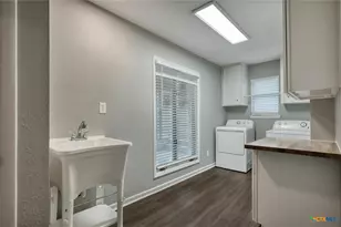 1529 N Colorado Street N, Lockhart, TX 78644 - Photo 13