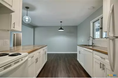 1529 N Colorado Street N, Lockhart, TX 78644 - Photo 5