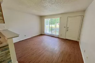 122 Hillside Dr, Elgin, TX 78621 - Photo 5