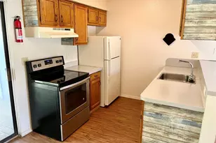 122 Hillside Dr, Elgin, TX 78621 - Photo 3