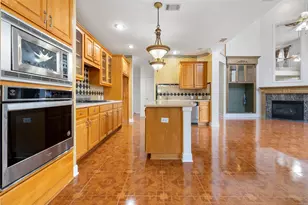 10025 Dianella Ln, Austin, TX 78759 - Photo 13