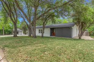 6807 Roanoke Dr, Austin, TX 78723 - Photo 3