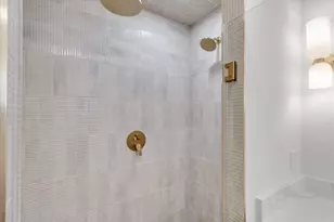 6807 Roanoke Dr, Austin, TX 78723 - Photo 11