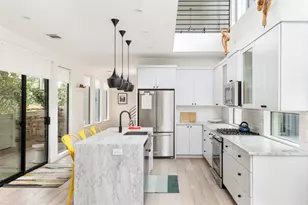 2804 E 22nd St, Austin, TX 78722 - Photo 9