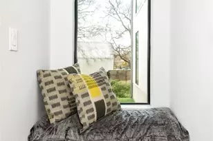 2804 E 22nd St, Austin, TX 78722 - Photo 19