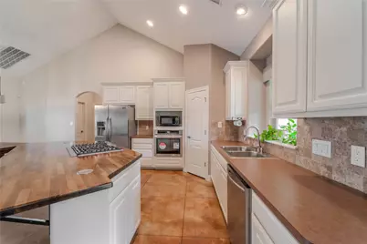 19013 Venture Drive, Point Venture, TX 78645 - Photo 7