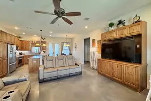 1094 Raintree Ln, Elgin, TX 78621 - Photo 7