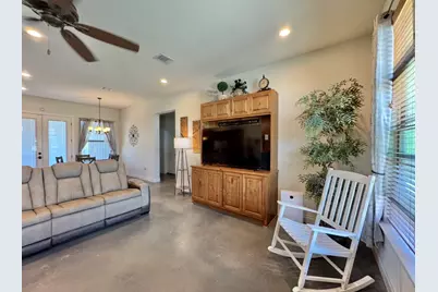 1094 Raintree Lane, Elgin, TX 78621 - Photo 9