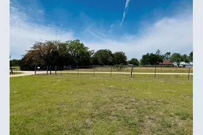 1094 Raintree Lane, Elgin, TX 78621 - Photo 3