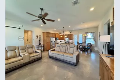 1094 Raintree Lane, Elgin, TX 78621 - Photo 7