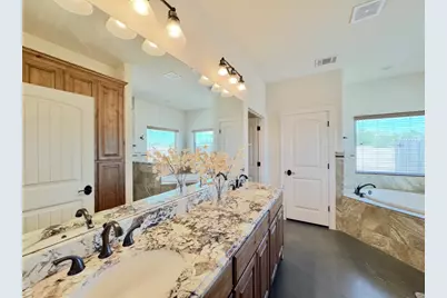 1094 Raintree Lane, Elgin, TX 78621 - Photo 25