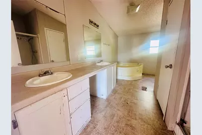 1400 Shawnee Circle Circle, Austin, TX 78734 - Photo 9