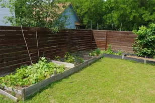 1131 Mason Ave, Austin, TX 78721 - Photo 17