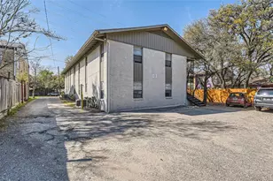 2411 S 5th St, Austin, TX 78704 - Photo 15