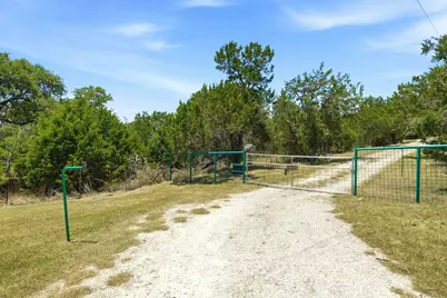 2824 Lost Oak Cv Cove, Georgetown, TX 78628 - Photo 3