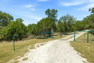 2824 Lost Oak Cv Cove, Georgetown, TX 78628 - Photo 3