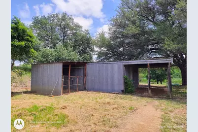 601 East Austin Street, Llano, TX 78643 - Photo 3