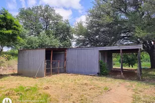 601 E Austin St, Llano, TX 78643 - Photo 3