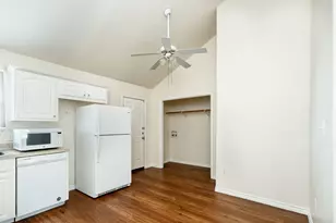 108 Live Oak Cir, Bertram, TX 78605 - Photo 5
