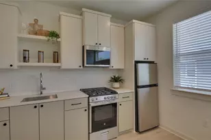 7208 Providence Ave, Austin, TX 78752 - Photo 5
