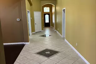 404 E Nakoma Dr, Hutto, TX 78634 - Photo 3