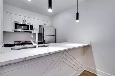 704 W 21st Street #303, Austin, TX 78705 - Photo 5