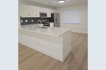 704 W 21st Street #303, Austin, TX 78705 - Photo 13