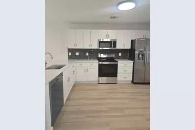 704 W 21st Street #303, Austin, TX 78705 - Photo 15