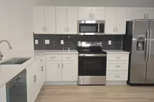 704 W 21st St, Austin, TX 78705 - Photo 15