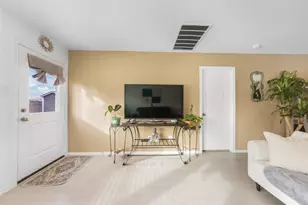 373 Cowpoke Dr, Jarrell, TX 76537 - Photo 13