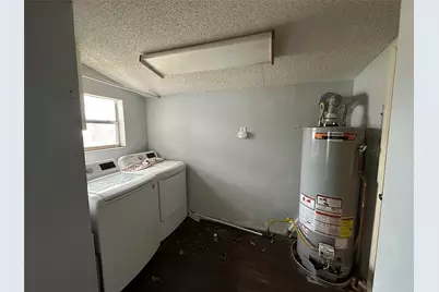 102 W Mesquite Street #B, Granger, TX 76530 - Photo 9