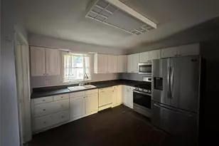 102 W Mesquite St, Granger, TX 76530 - Photo 7