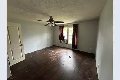 102 W Mesquite Street #B, Granger, TX 76530 - Photo 3