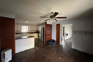 102 W Mesquite St, Granger, TX 76530 - Photo 5