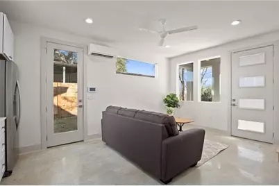 2413 E 9th Street #2, Austin, TX 78702 - Photo 15