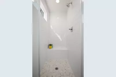 2413 E 9th Street #2, Austin, TX 78702 - Photo 9