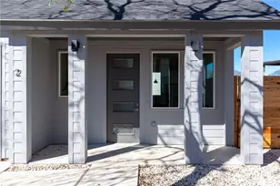 2413 E 9th St, Austin, TX 78702 - Photo 25