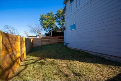 2413 E 9th Street #2, Austin, TX 78702 - Photo 27