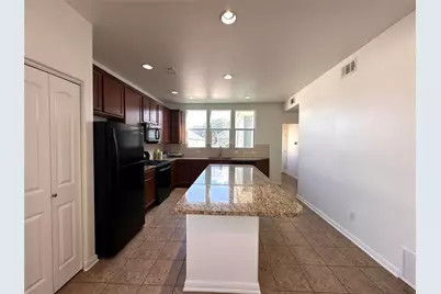 1020 Nevarez, Kyle, TX 78640 - Photo 7