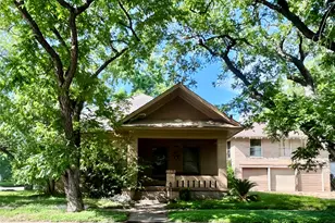 101 NE 6th St, Smithville, TX 78957 - Photo 1