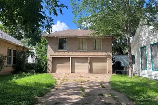 101 NE 6th St, Smithville, TX 78957 - Photo 3