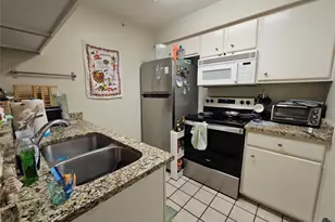 501 W 26th St, Austin, TX 78705 - Photo 5