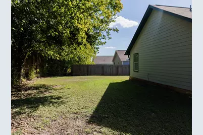 800 Debra Drive, Taylor, TX 76574 - Photo 17