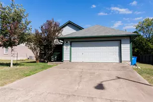 800 Debra Dr, Taylor, TX 76574 - Photo 3