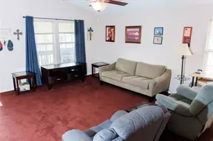 800 Debra Dr, Taylor, TX 76574 - Photo 5