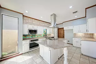 10909 Legends Ln, Austin, TX 78747 - Photo 9