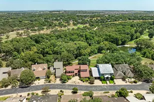 10909 Legends Ln, Austin, TX 78747 - Photo 33
