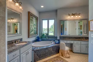 1621 Legends Pkwy, Kingsland, TX 78639 - Photo 11